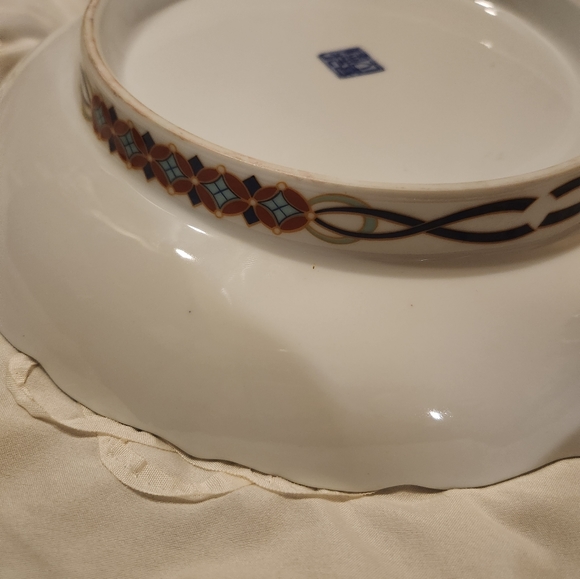 Vintage Imari Plate Shallow Bowl Peacocks and Flowers - Picture 3 of 6